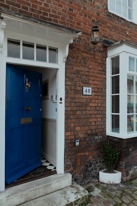 Old Amersham High Street Townhouse