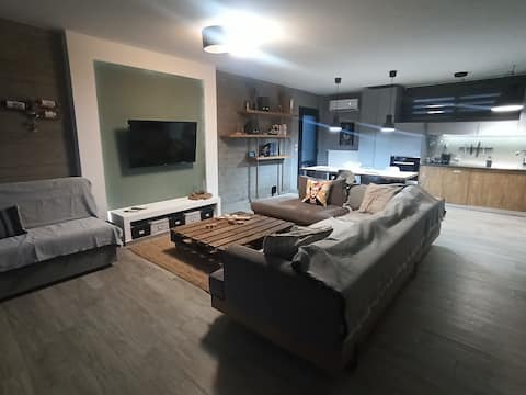 Popular Airbnb listing: Yannis' Appartment in Δήμος Δράμας