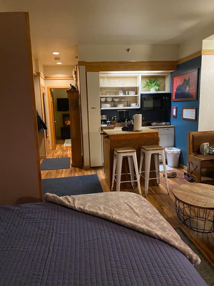 ΣΚΙ στο ΣΚΙ, δύο κρεβάτια queen size, γκαράζ, τζακούζι! - Συγκροτήματα  κατοικιών προς ενοικίαση στην/στο Keystone, Κολοράντο, Ηνωμένες Πολιτείες -  Airbnb