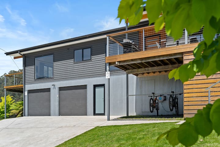 The Derby Lodge, 3 bedroom retreat! Ideal Location