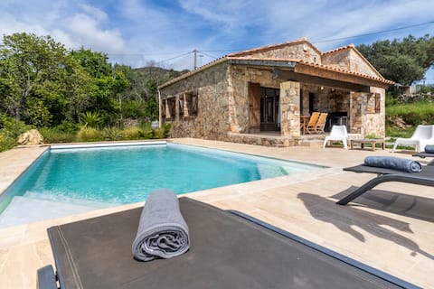 Stone house 6 people / Heated pool