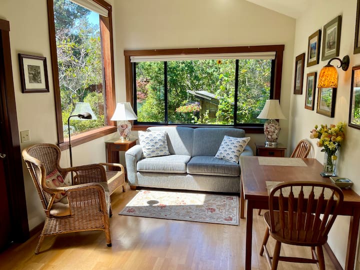 Charming Casparcottage Waterfall In The Redwoods - Russian Gulch State Park, Mendocino