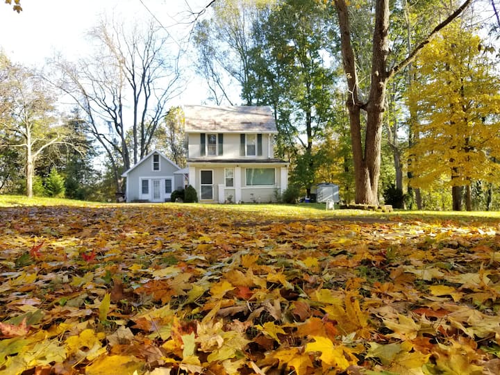 Charming Cottage Estate - Marietta, OH