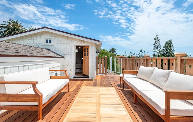 Walk to Venice Beach from Luxury Home gallery image 4