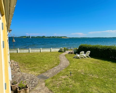 Unique historical art house with amazing sea views