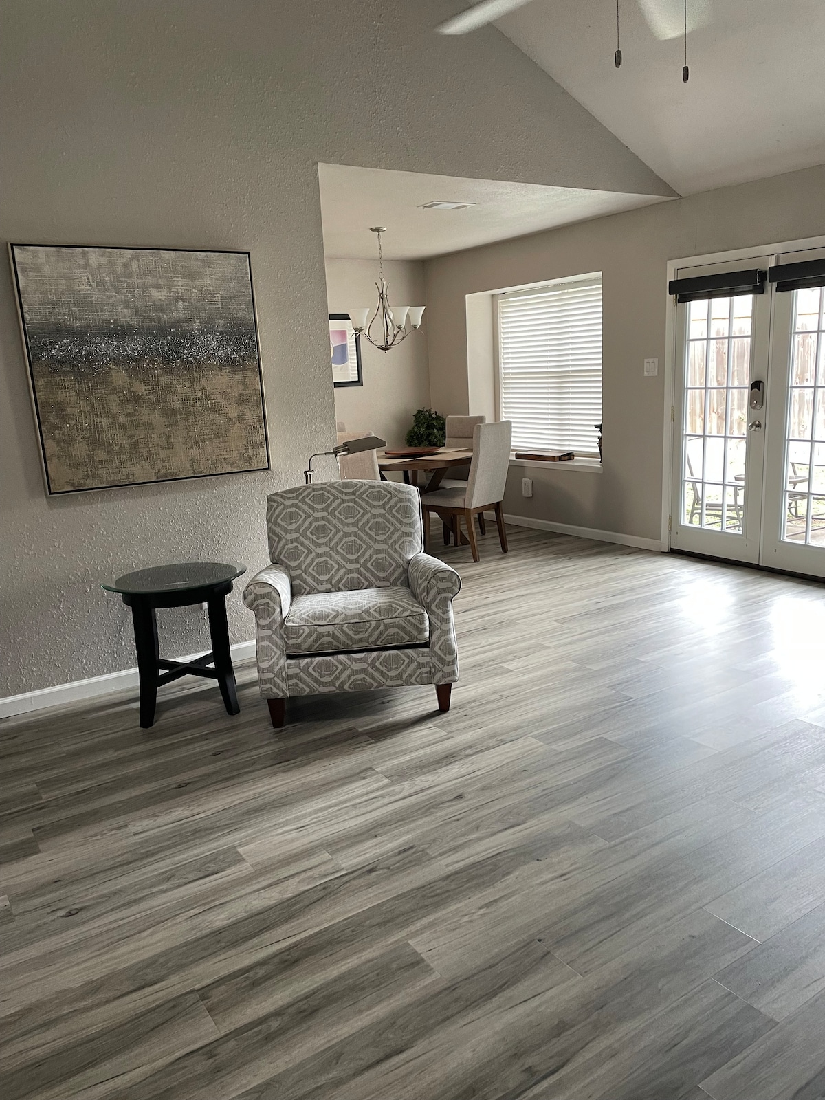 Sparkling Clean Spacious 2BR 1BA Home in S. Austin