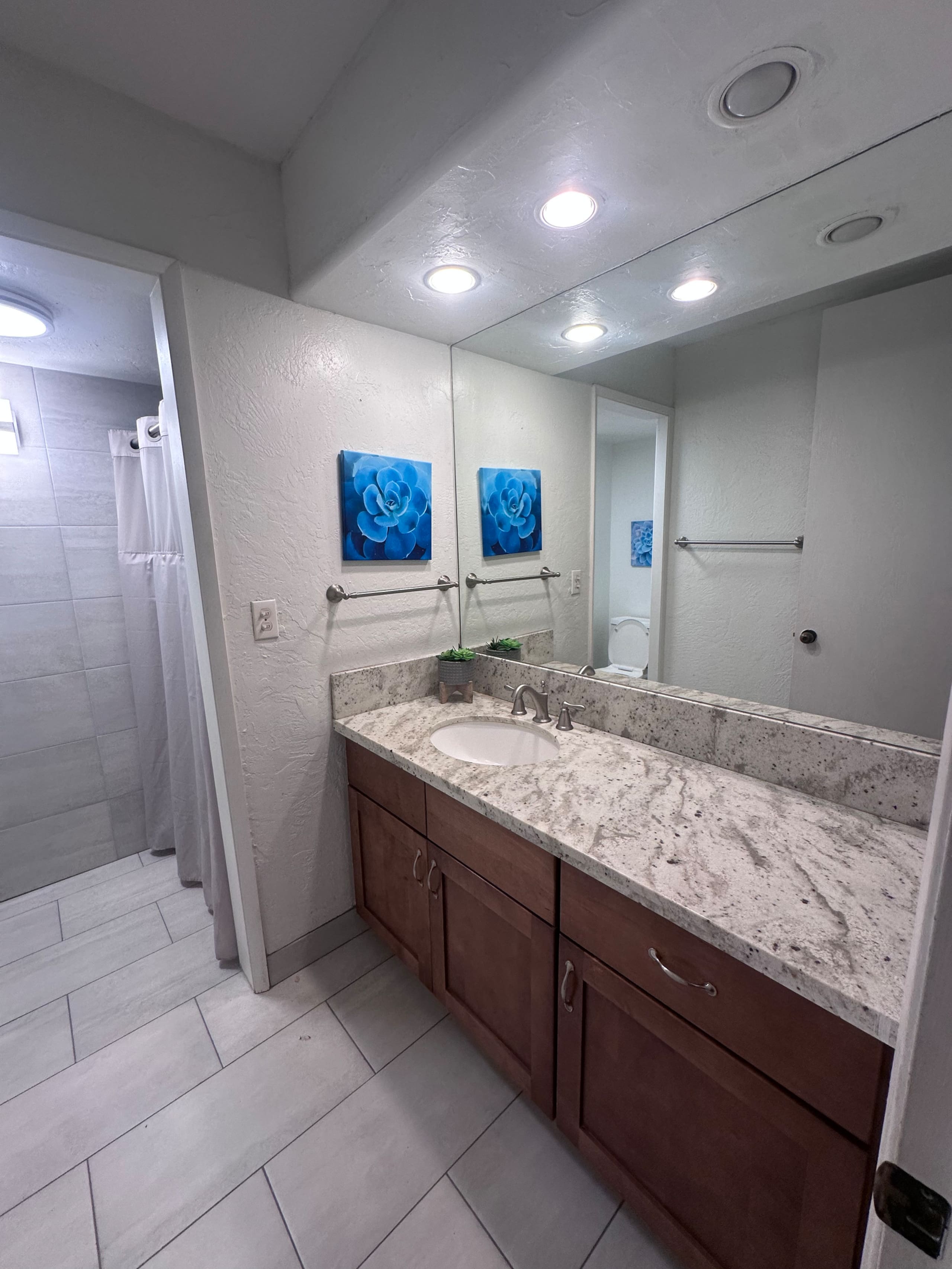 Condo in Lahaina · ★4.87 · 1 bedroom · 2 beds · 1 shared bath - Image 21