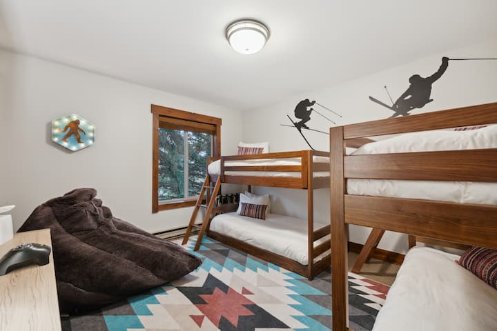 Iznimno mekan Lovesac Pillowsac za maženje. 