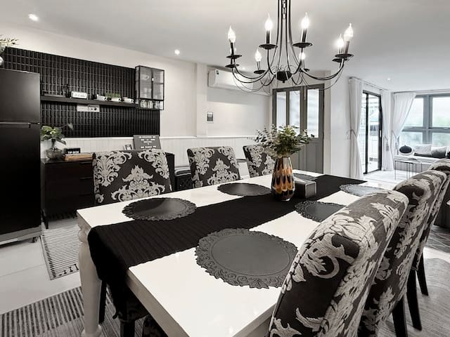 Urban Charm & Unique @ KIT-TI’s Art Home gallery image 2