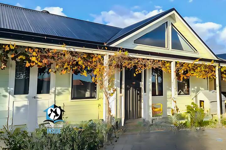 Beautiful Property, Walking Distance to the Beach!