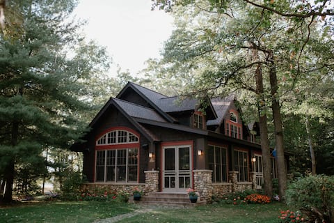 North Woods Cabin Luxury Retreat with Sauna