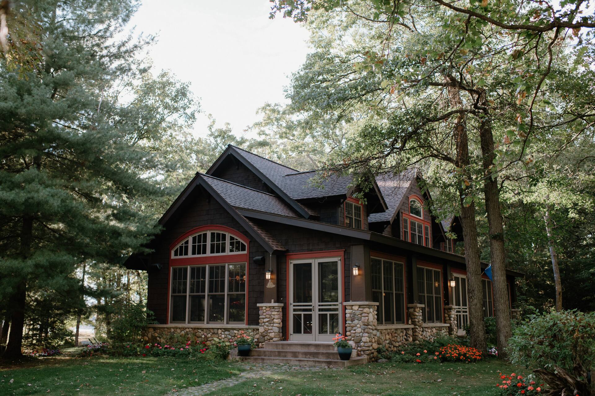 North Woods Cabin Luxury Retreat with Sauna