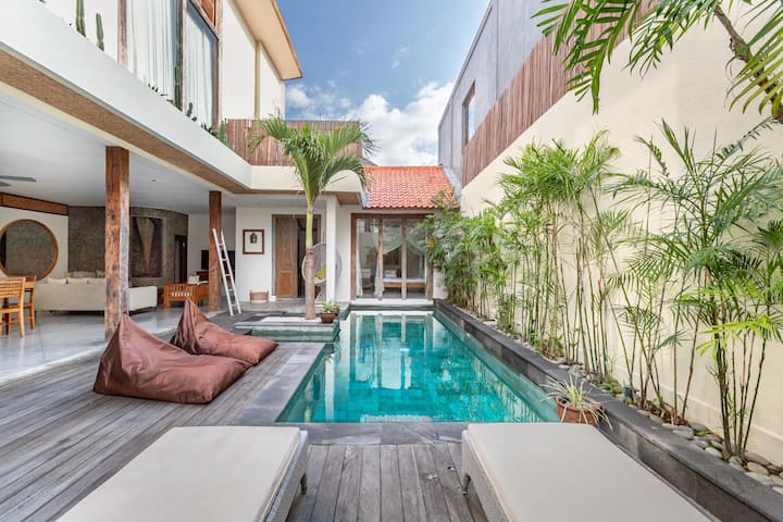 Seminyak 2br Villa 6px W/pool & Walk To Eat Street - Seminyak