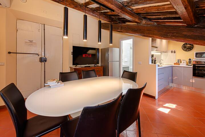 The Pantheon – Charming Apt with Terrace gallery image 4