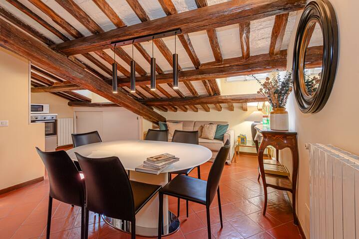 The Pantheon – Charming Apt with Terrace gallery image 3