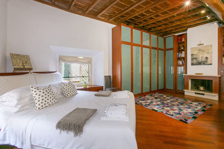 Pantheon Palazzo Nari #13