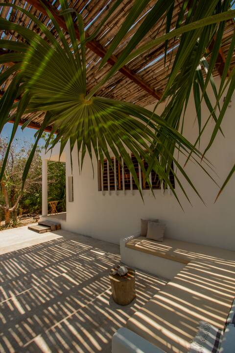 Casa Tortuga. Villa-Oceanfront-Natural Experience