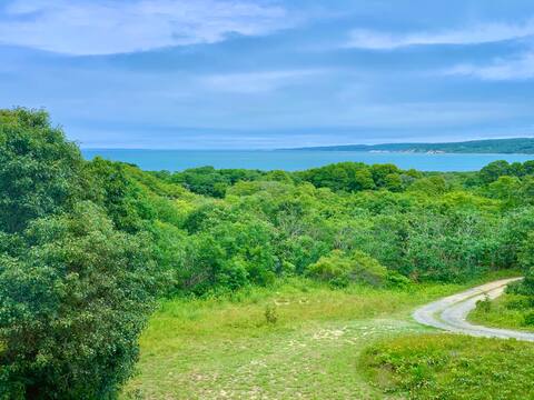 MARTHA'S VINEYARD AQUINNAH OCEAN VIEW CLAY PIT RD