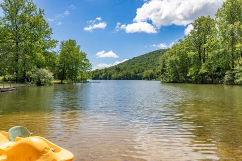 Lakefront Home 15 Mins from Blue Ridge Mountains