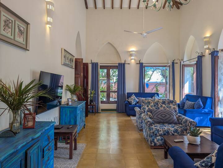 Living room image 7