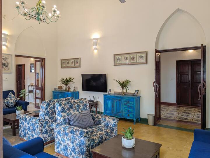 Living room image 8