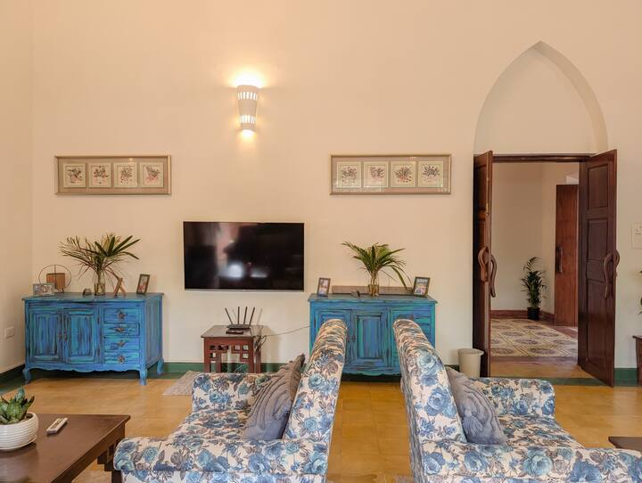 Living room image 10
