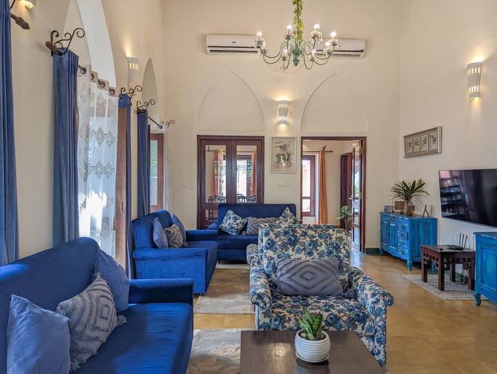 Living room image 12