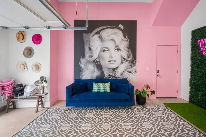 Luxe Modern Home Close to Broadway & the Gulch gallery image 2