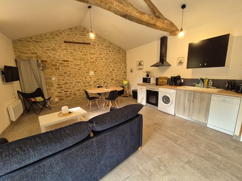 Popular Airbnb listing: La Métairie Concise gîte, 2.5 km by bike from Puy du Fou in Les Herbiers