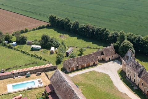 Manoir du Bois Joly – Gîte & Roulottes
