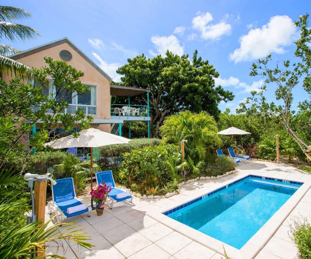 Grace Bay Beach Ocean View Balcony, saltwater pool