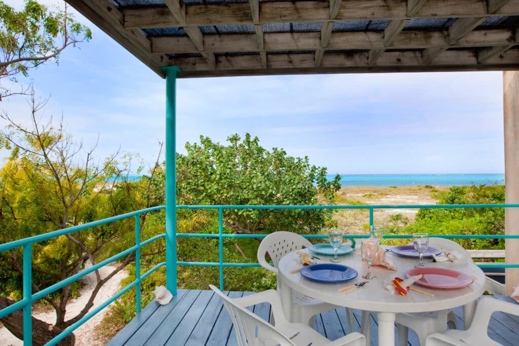 Grace Bay Beach Ocean View Balcony, saltwater pool