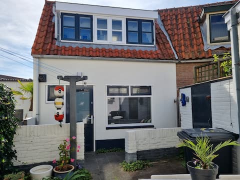 Huisie by die See - parking available