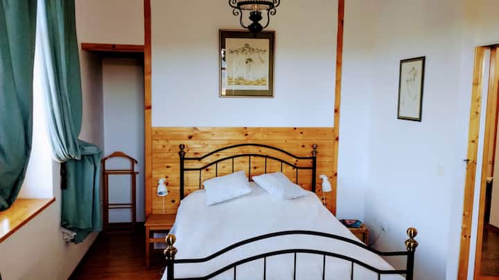 cette chambre 3D sera disponible pour un groupe de plus de 4 personnes.