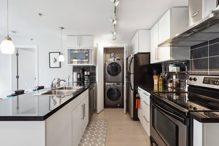 Prime Location l Two Bedroom Condo with Patio gallery image 4