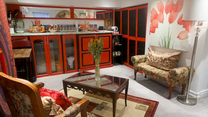 Quirky Fun Mimico Hideaway Near The Lake - Toronto