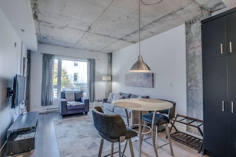 Successful Airbnb property: "Imagine" Suite (private parking included) in Québec