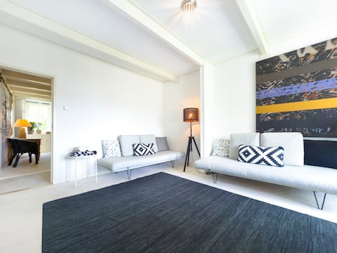 Successful Airbnb property: Bella B&B in the heart of the Pijp, Amsterdam in Van Der Helstpleinbuurt