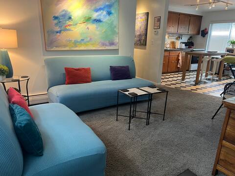 The Garden Flat - Downtown Central Ann Arbor