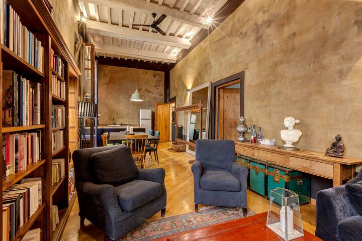 Enjoy Historic Veranda In The Heart Of Florence gallery image 4