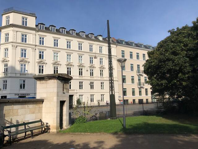Large luxury flat overlooking Ørsted Park gallery image 3