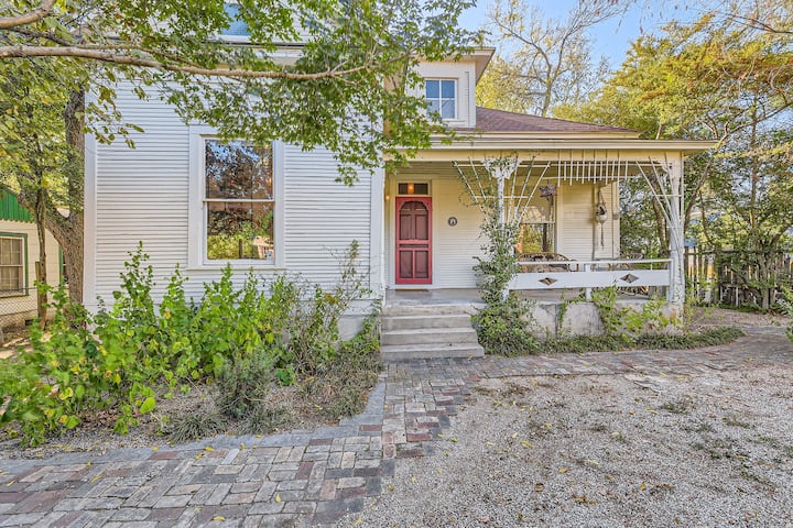 Historic East Side Charmer - Austin, TX