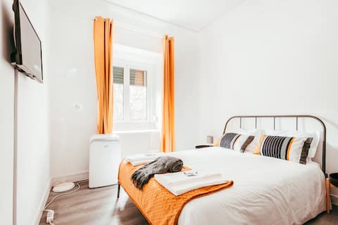 Popular Airbnb listing: Lisbon 7Rooms By Gt House in Areeiro