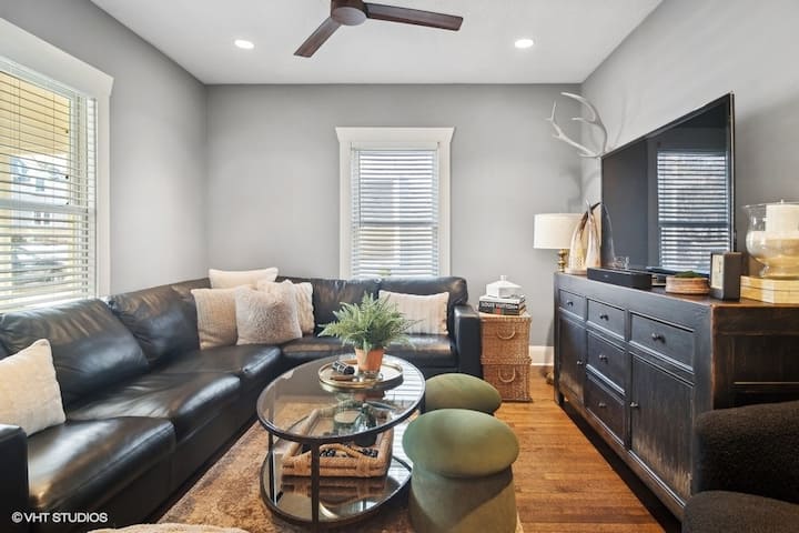 Perfect Bungalow 1 Block To Downtown Libertyville - Libertyville, IL