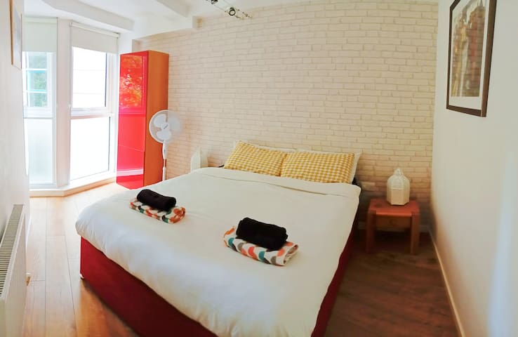 London Bridge near the Thames