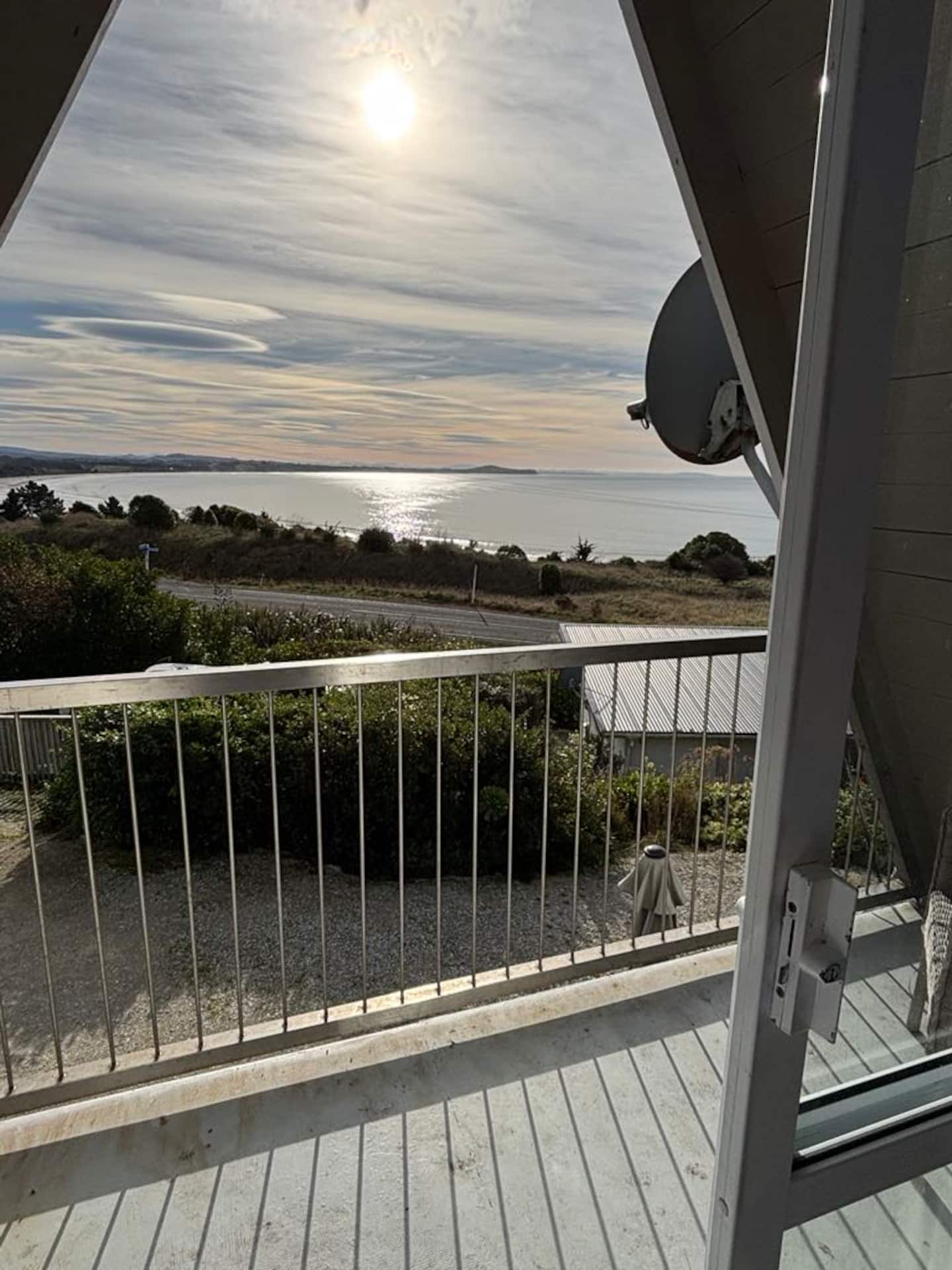 Moeraki Getaway, A-frame, Outdoor Bath, Sea Views 5