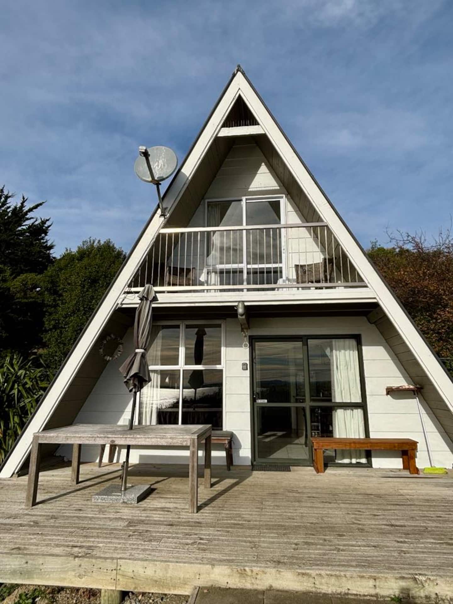 Moeraki Getaway, A-frame, Outdoor Bath, Sea Views 1