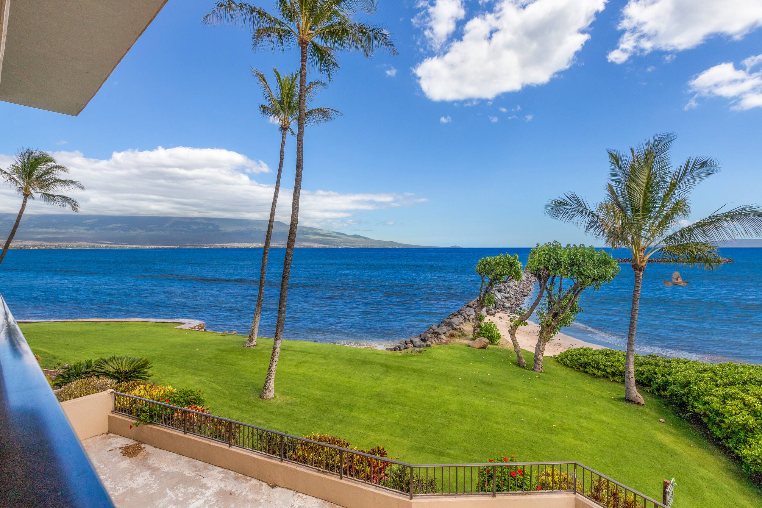 Condo in Wailuku · ★4.83 · 2 bedrooms · 2 beds · 2 baths - Image 47