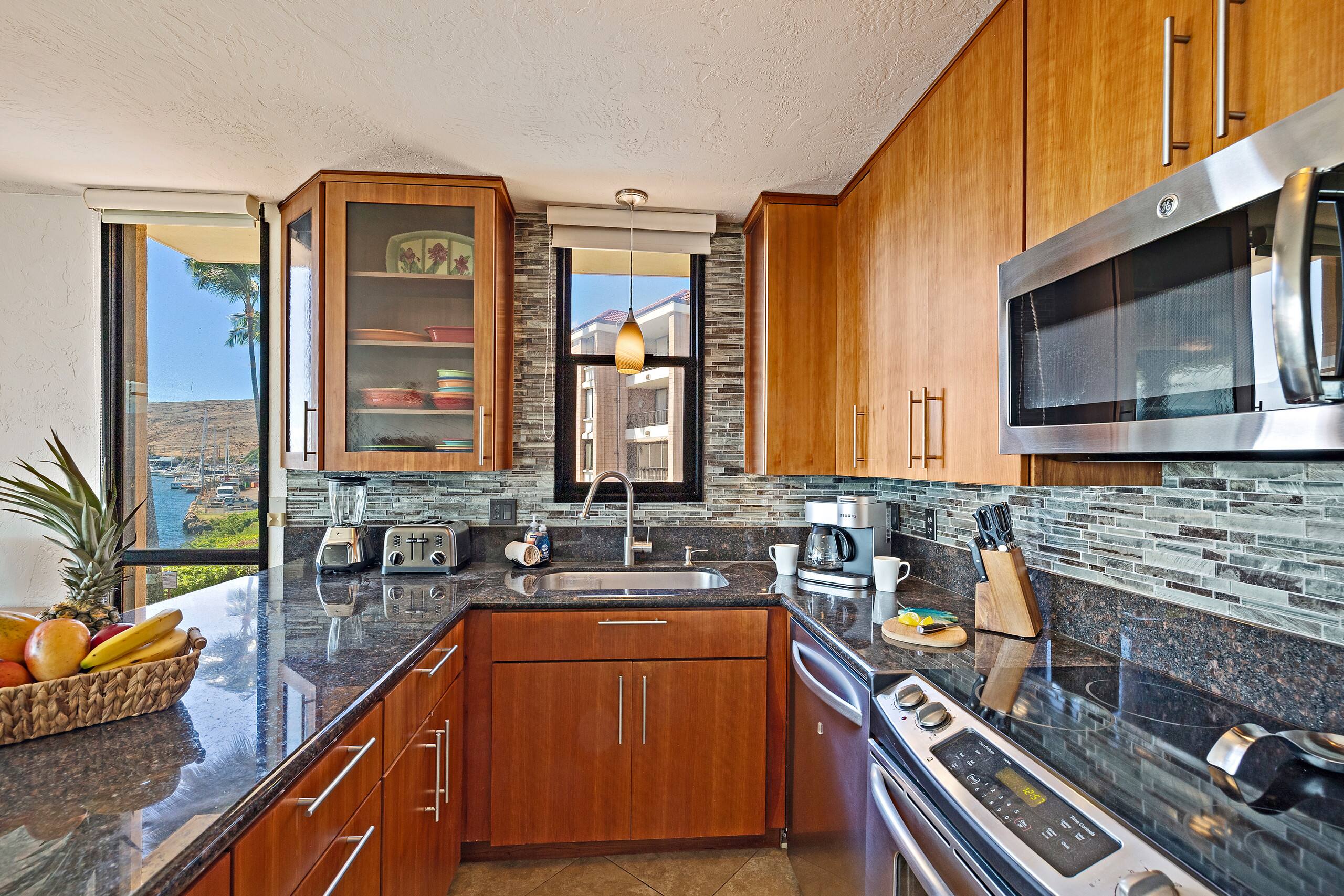 Condo in Wailuku · ★4.83 · 2 bedrooms · 2 beds · 2 baths - Image 11