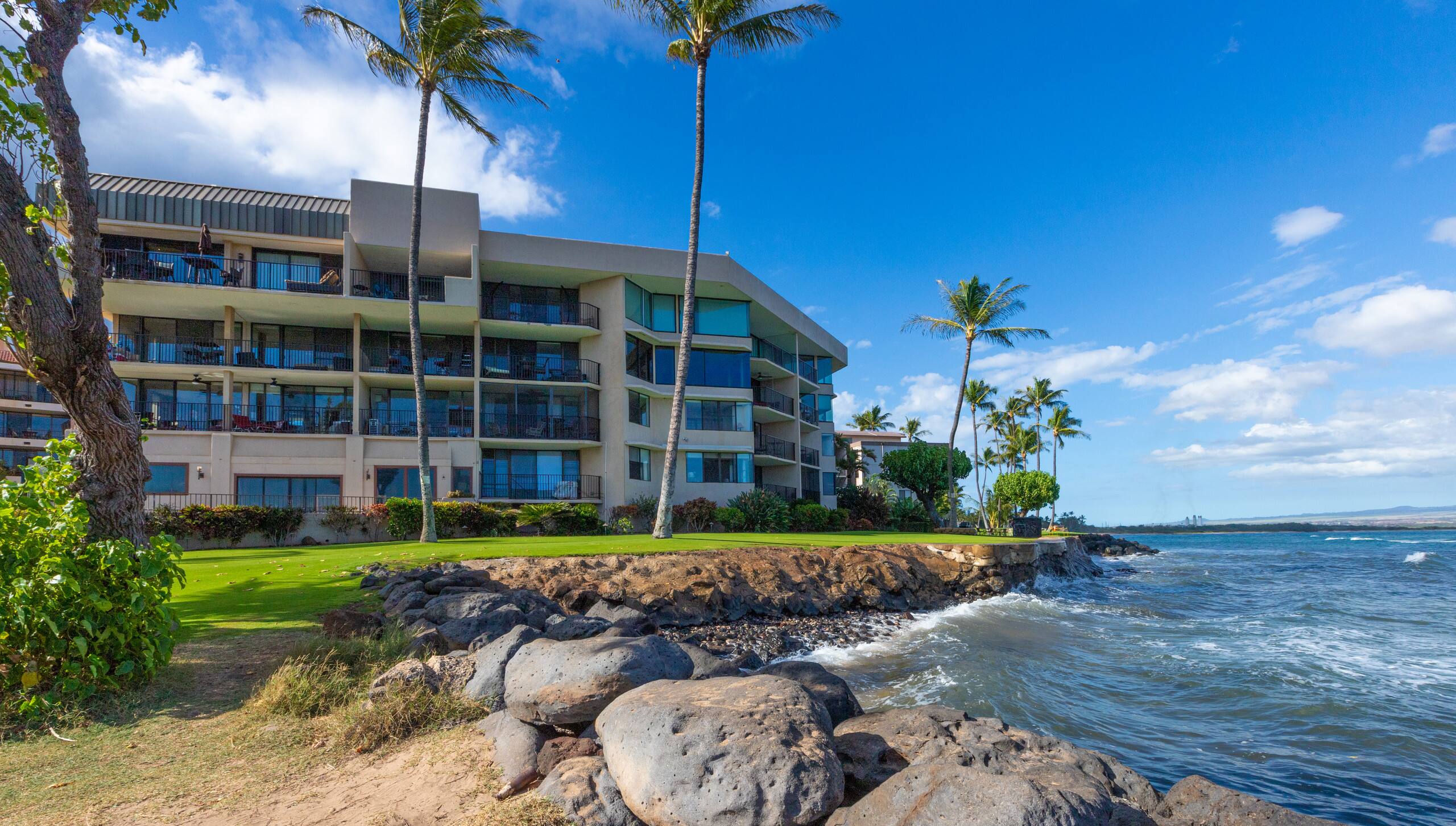 Condo in Wailuku · ★4.83 · 2 bedrooms · 2 beds · 2 baths - Image 38